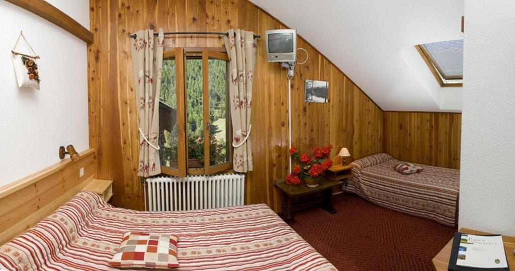 Hotel Le Chamois Logis Molines-en-Queyras Room photo