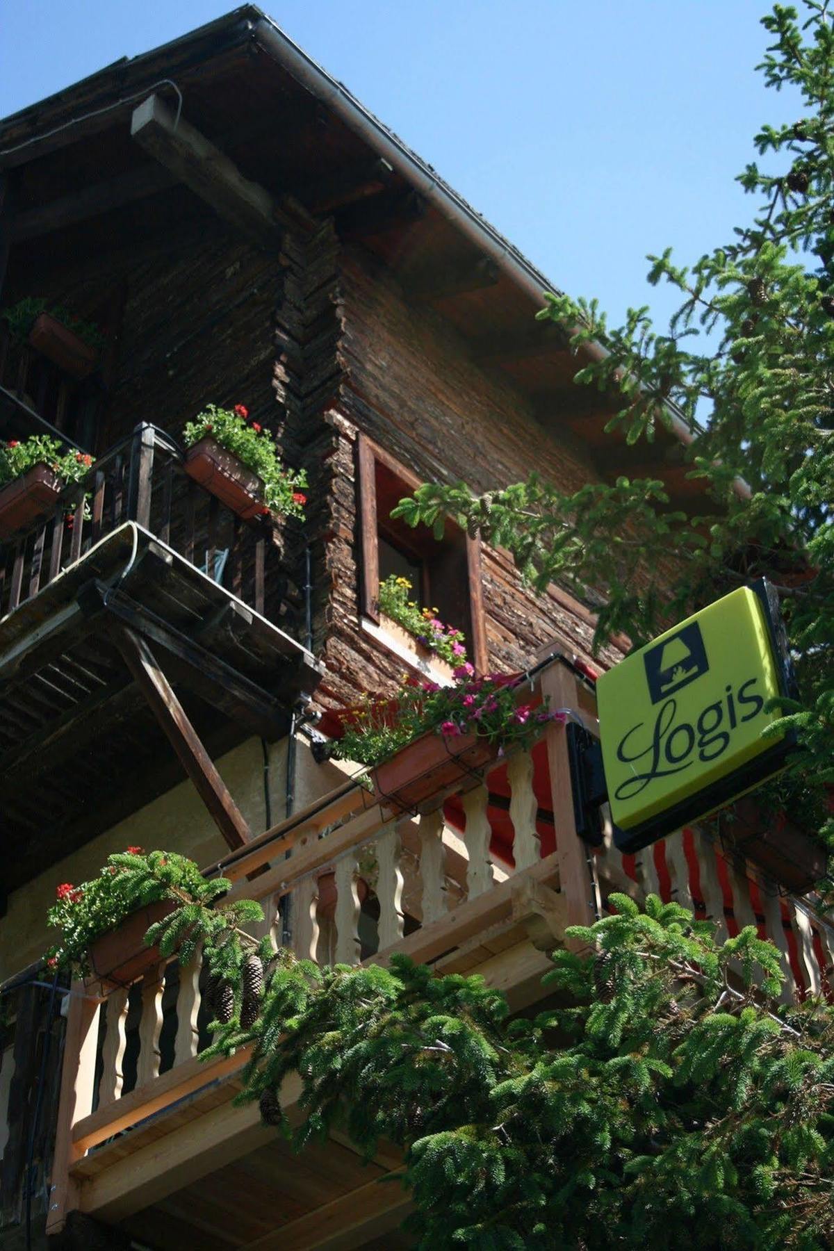 Hotel Le Chamois Logis Molines-en-Queyras Exterior photo