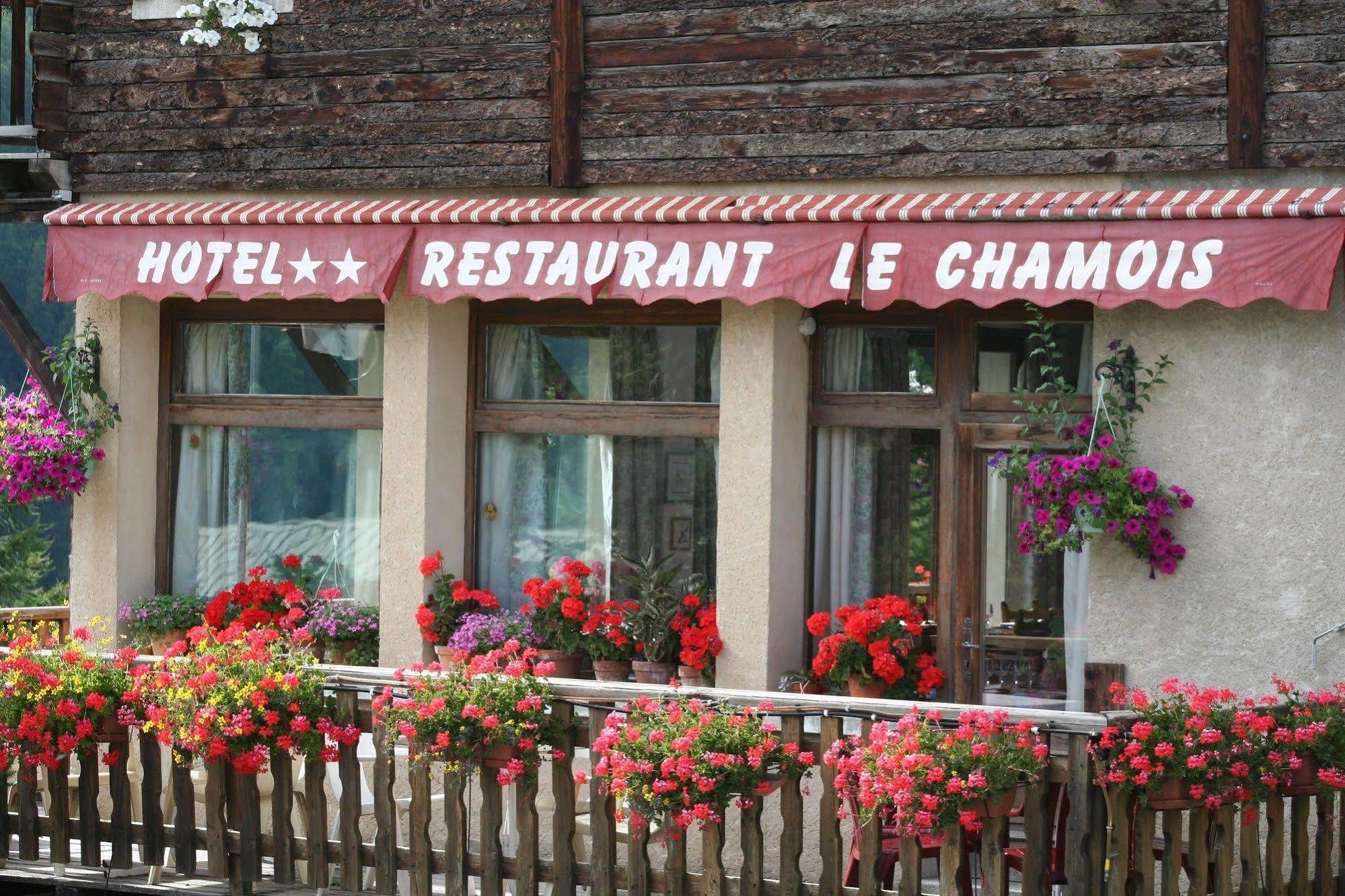 Hotel Le Chamois Logis Molines-en-Queyras Exterior photo