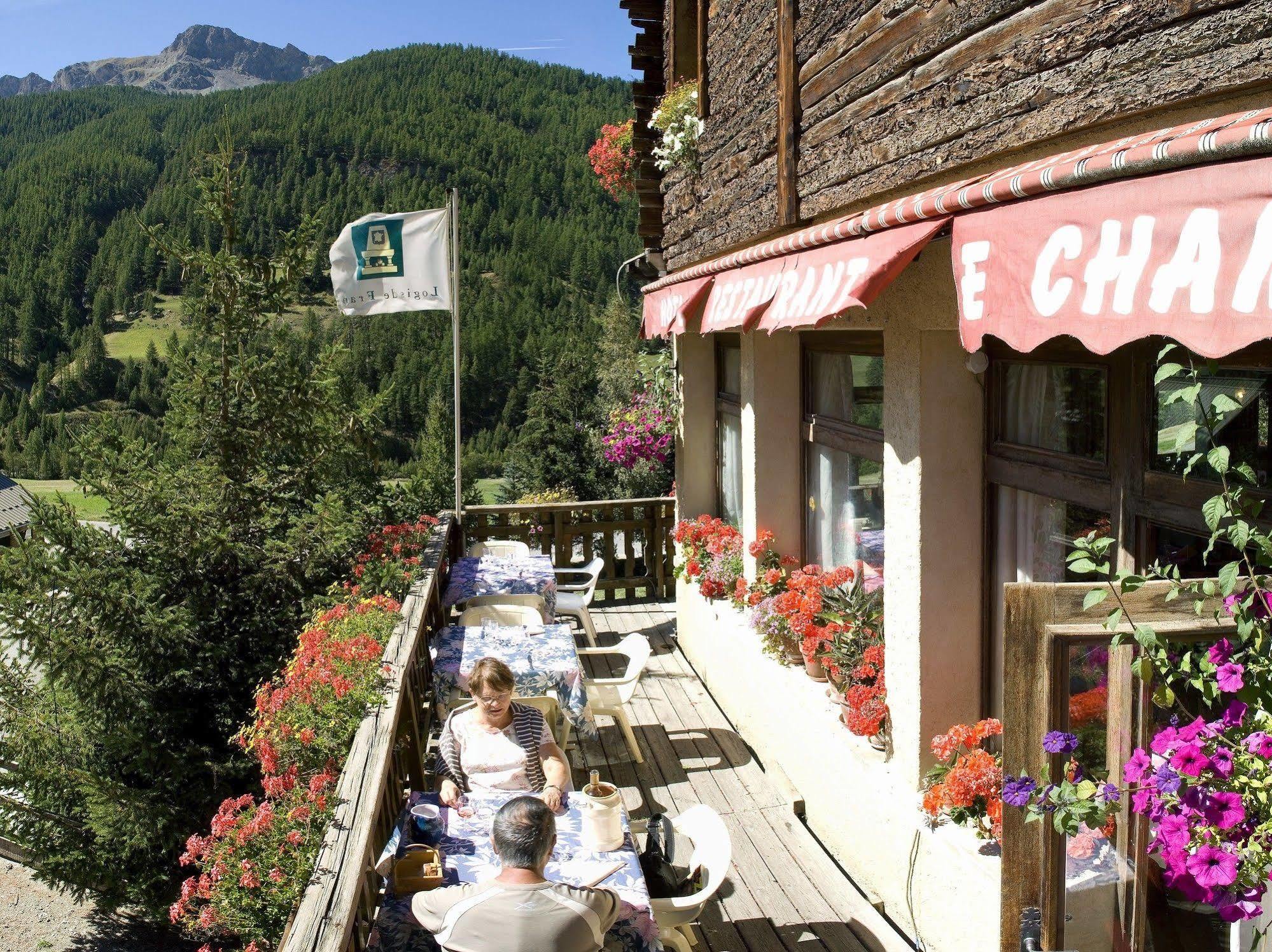 Hotel Le Chamois Logis Molines-en-Queyras Exterior photo