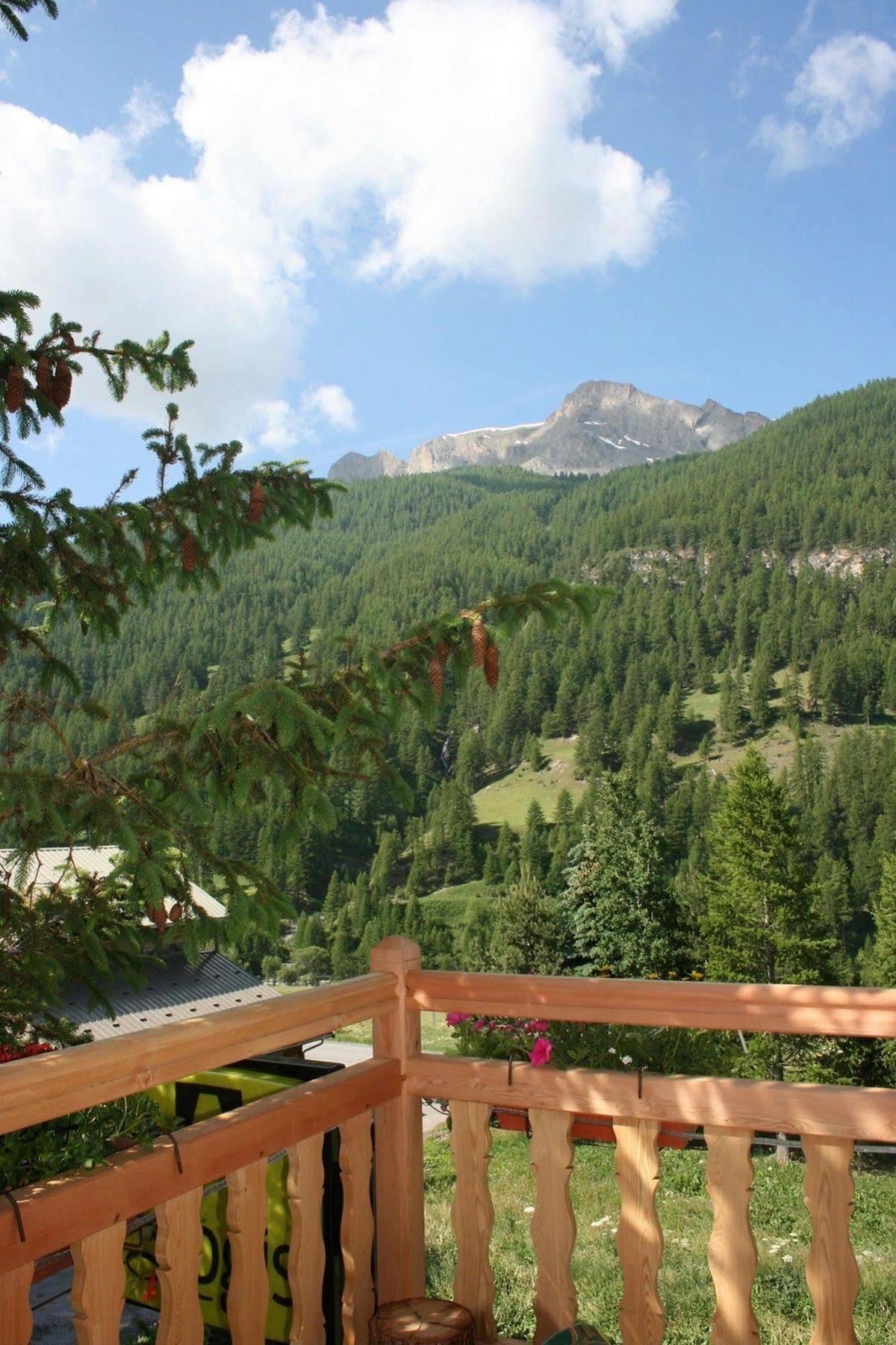 Hotel Le Chamois Logis Molines-en-Queyras Exterior photo