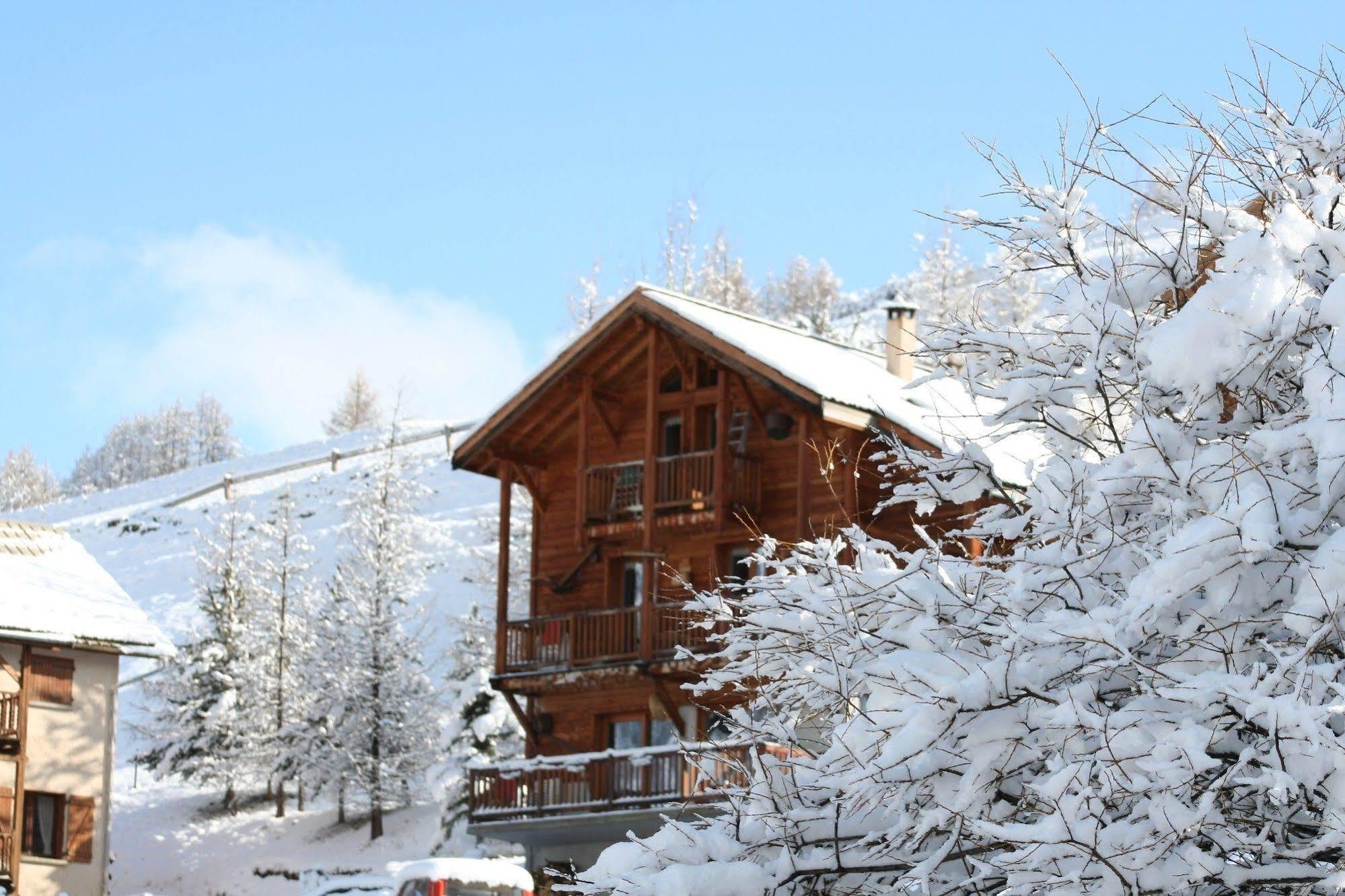 Hotel Le Chamois Logis Molines-en-Queyras Exterior photo