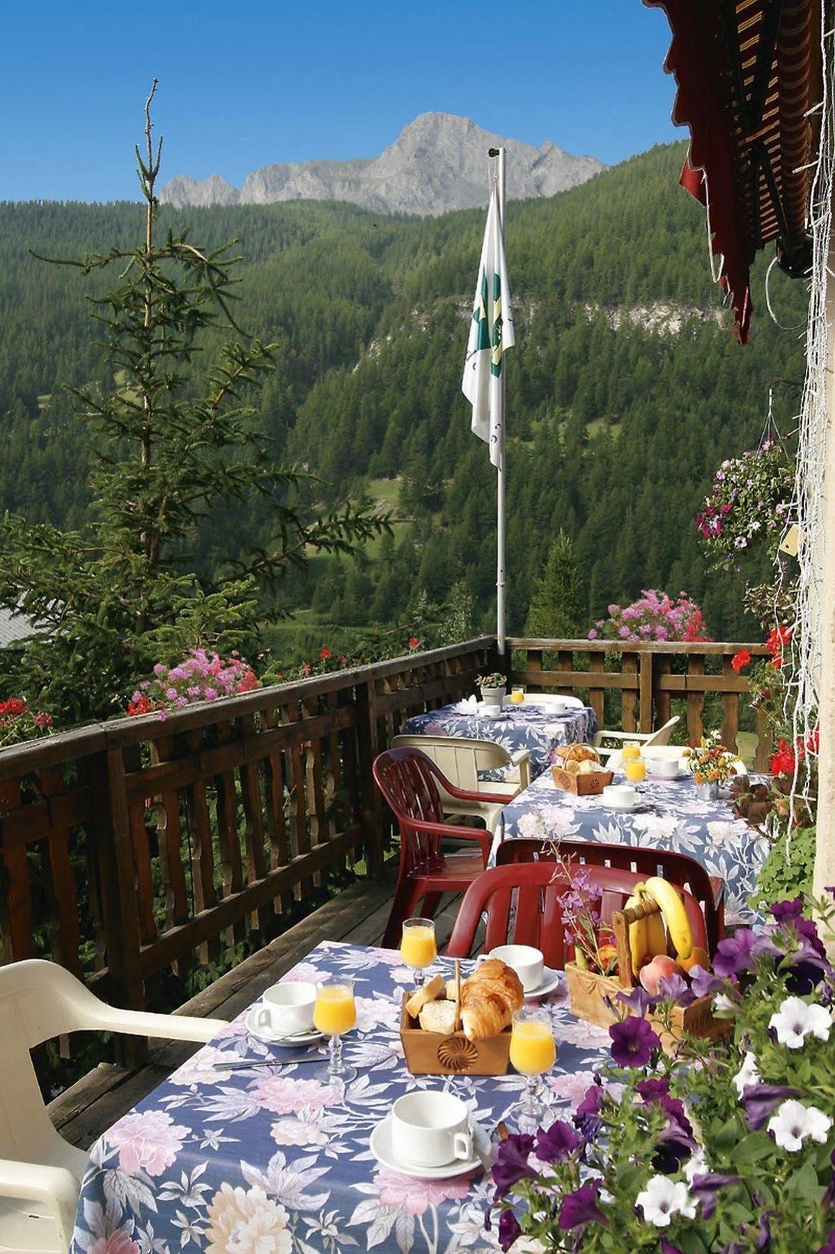 Hotel Le Chamois Logis Molines-en-Queyras Exterior photo