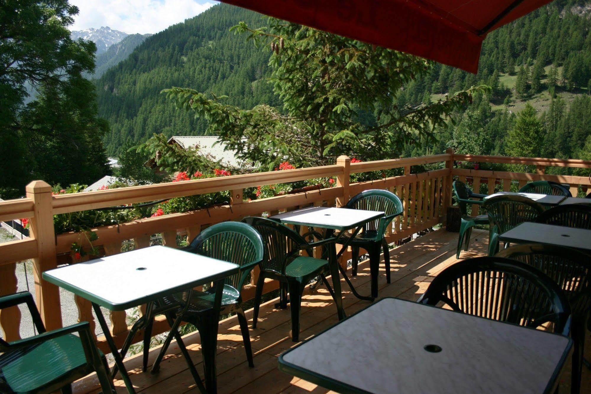 Hotel Le Chamois Logis Molines-en-Queyras Exterior photo